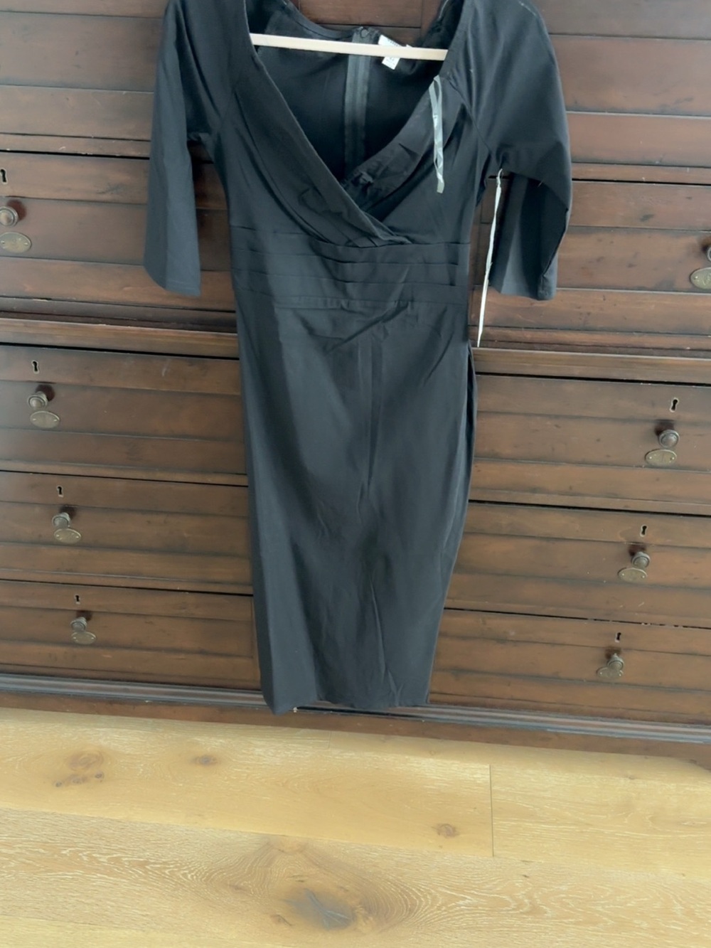 Unique Vintage Black V-Neck Midi Dress with Three-Quarter Sleeves